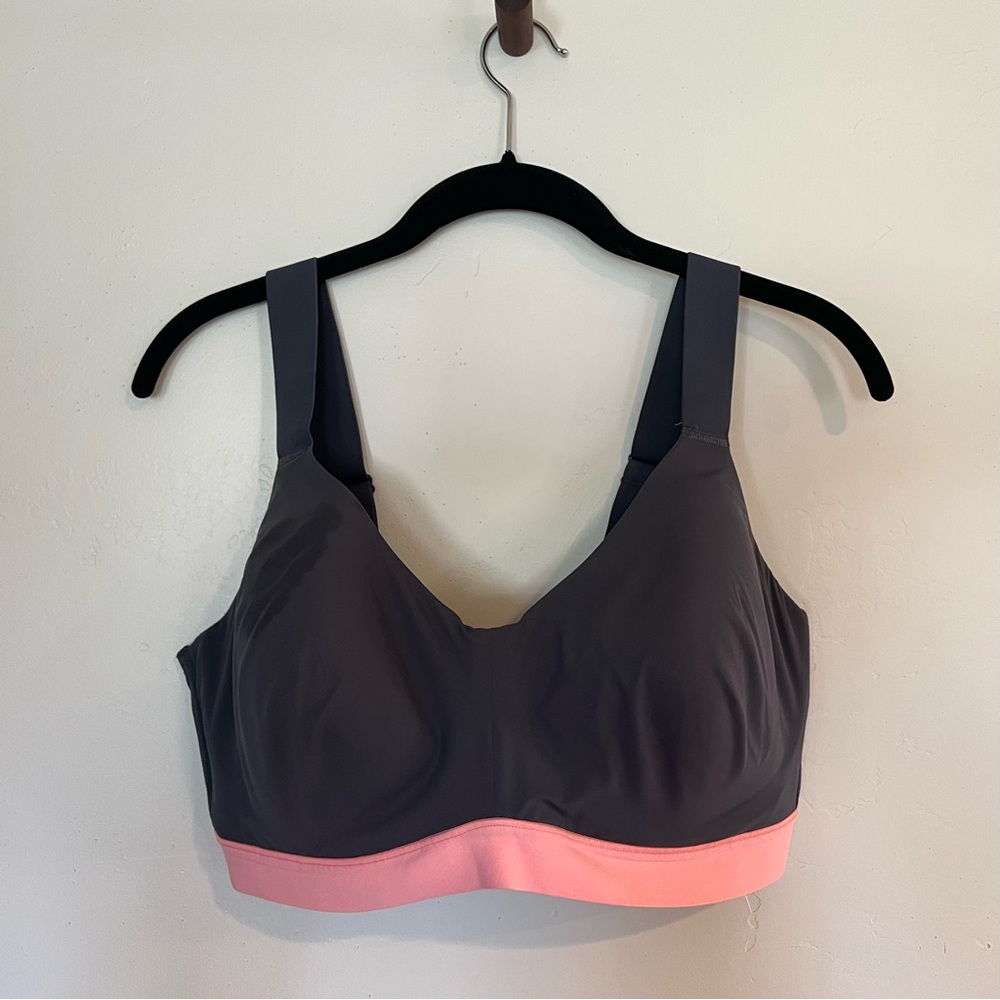 Natori Dynamic Convertible Contour Sports Bra Charcoal Gray and Coral 38DDD EUC